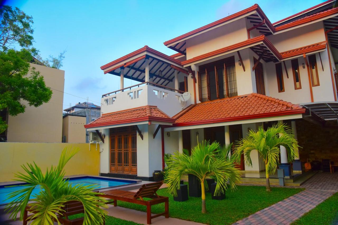 Grand Royal Villa Negombo Esterno foto
